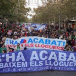 Barcelona sale a calle para exigir una bajada de los alquileres y en defensa del derecho a la vivienda