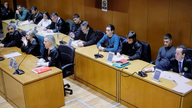 Lectura del veredicto acordado por el jurado popular en el caso del crimen de Samuel Luiz.