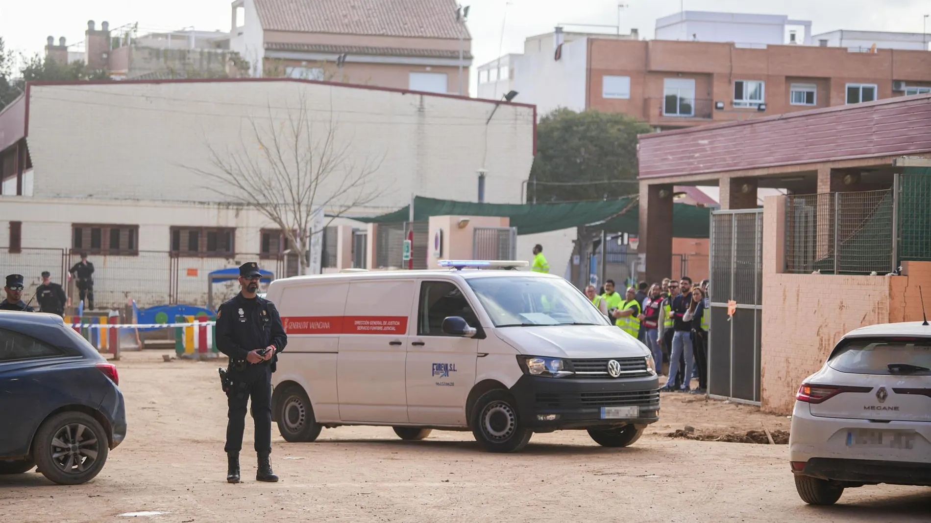 Mazón anuncia una "reunión de urgencia" con Tragsa y Educación tras la muerte de un operario en Massanassa
