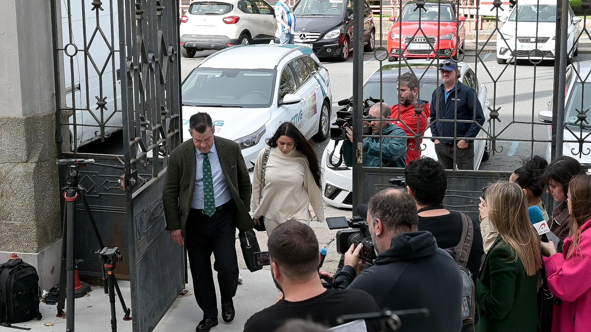 (Foto de ARCHIVO)Catherine S.B., a su llegada a la Audiencia de A Coruña antes der ser considerada no culpable en el juicio por la muerte de Samuel LuizM. Dylan / Europa Press04/03/2023