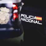 Detenido un hombre que robaba en locales de Vallecas con un calzoncillo en la cara y calcetines en las manos