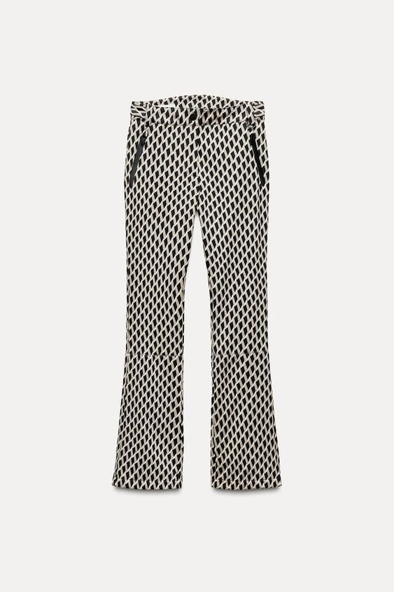Pantalones estampados.