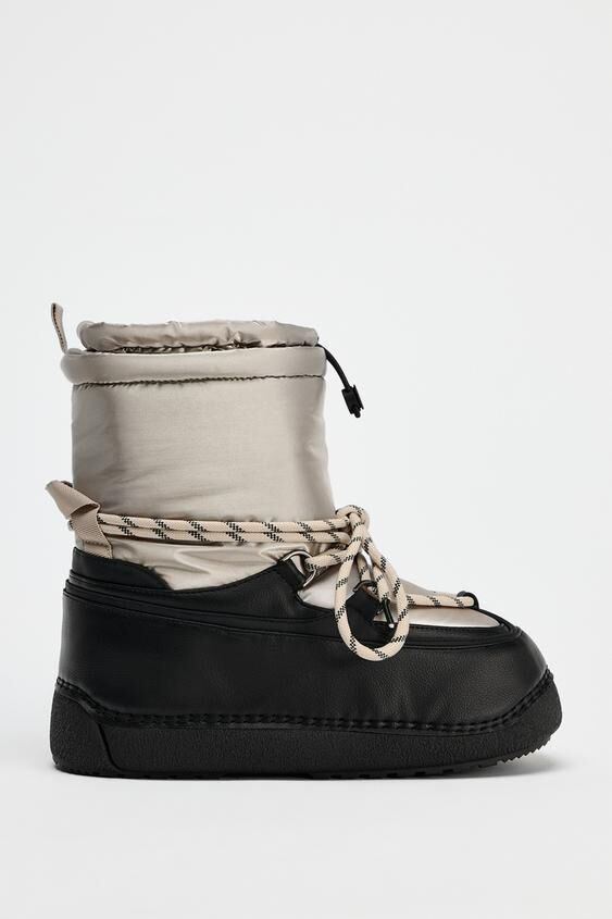 Botas de efecto metalizado.