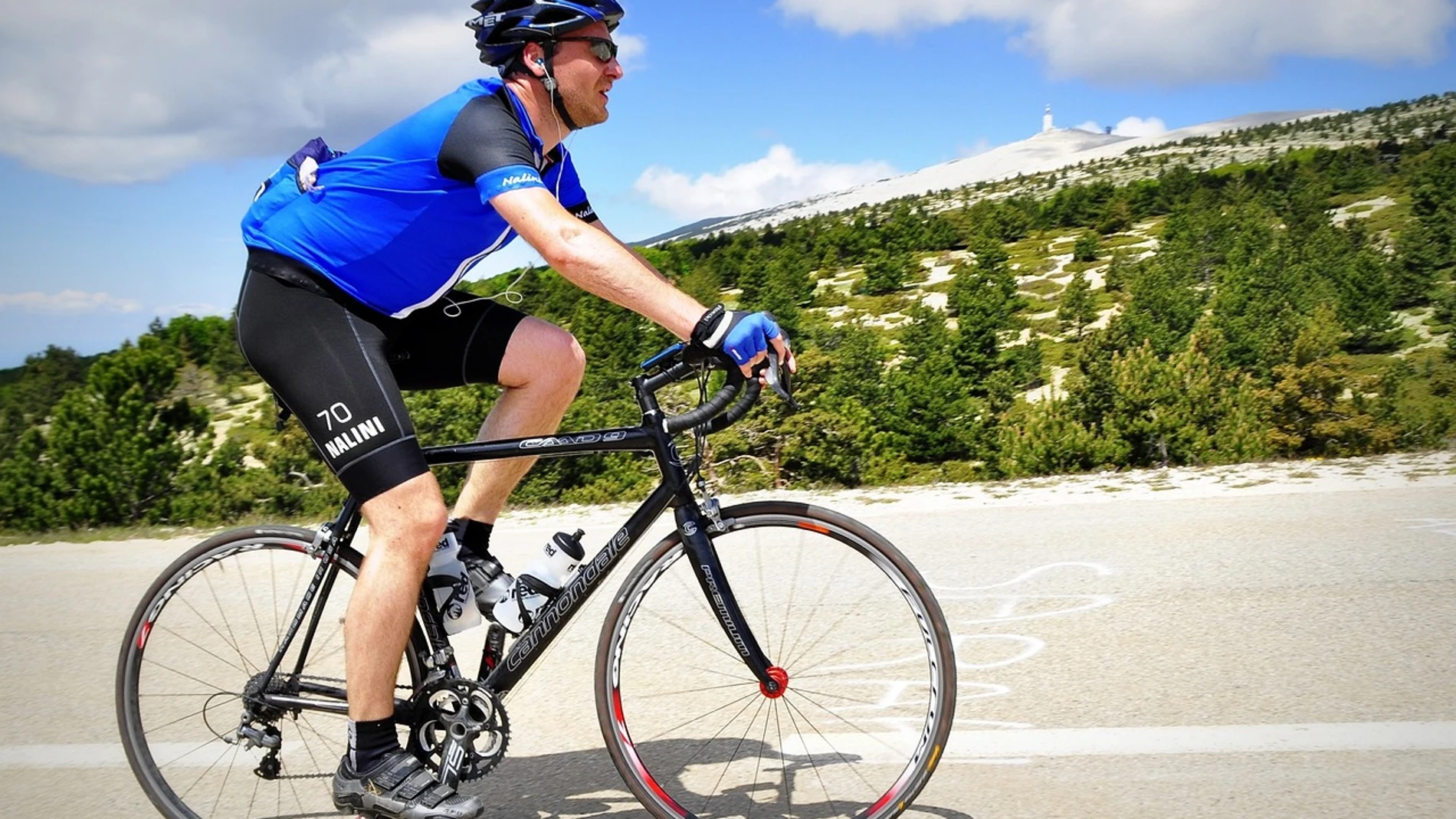 Esta es la nueva normativa de la DGT que afectará a los ciclistas a partir de 2025