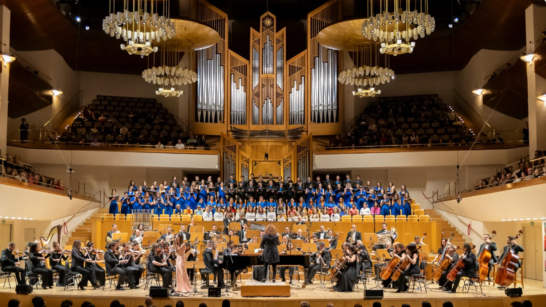 La Orquesta Sinfónica de España, el Coro Nox y el Compositor Juan Antonio Simarro, traen al Auditorio Nacional los temas más emblemáticos de la mítica banda de Liverpool
