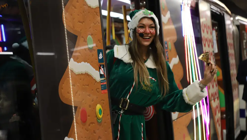 La Comunidad de Madrid comienza el viaje de la Navidad en Metro con un tren mágico decorado que recorrerá la Línea 6