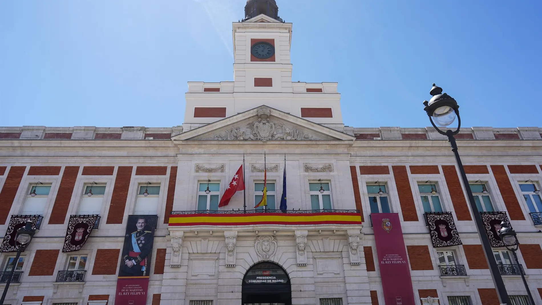 MADRID.-La Comunidad protegerá la Real Casa de Correos como símbolo de concordia y reconciliación de todos los españoles