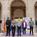 La delegada del Gobierno en Valencia, Pilar Bernabé (3d), la ministra de Ciencia y secretaria general del PSPV-PSOE, Diana Morant (2i), y el ministro del Interior, Fernando Grande-Marlaska (c), asisten al acto institucional "Ninguna silla vacía" que se realiza con motivo del Día Internacional de Lucha por la Eliminación de la Violencia contra las Mujeres en la delegación del Gobierno en la Comunitat Valenciana, en la ciudad de Valencia