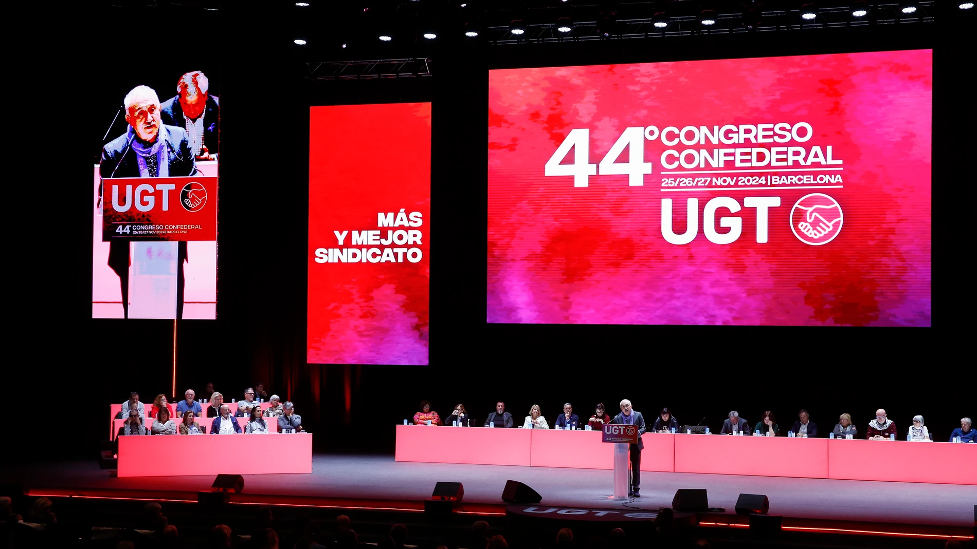 GRAFCAT1246. BARCELONA (ESPAÑA), 25/11/2024.-El secretario general de la UGT, Pepe Álvarez, que opta a un tercer mandato, durante su intervención en la sesión inaugural del 44 Congreso Confederal de UGT, desde donde ha emplazado este lunes al PP a apoyar la reducción de jornada a 37,5 horas en su trámite parlamentario, al igual que ya hizo (por error) con la reforma laboral, porque así lo piden "dos de cada tres ciudadanos".EFE/ Quique García