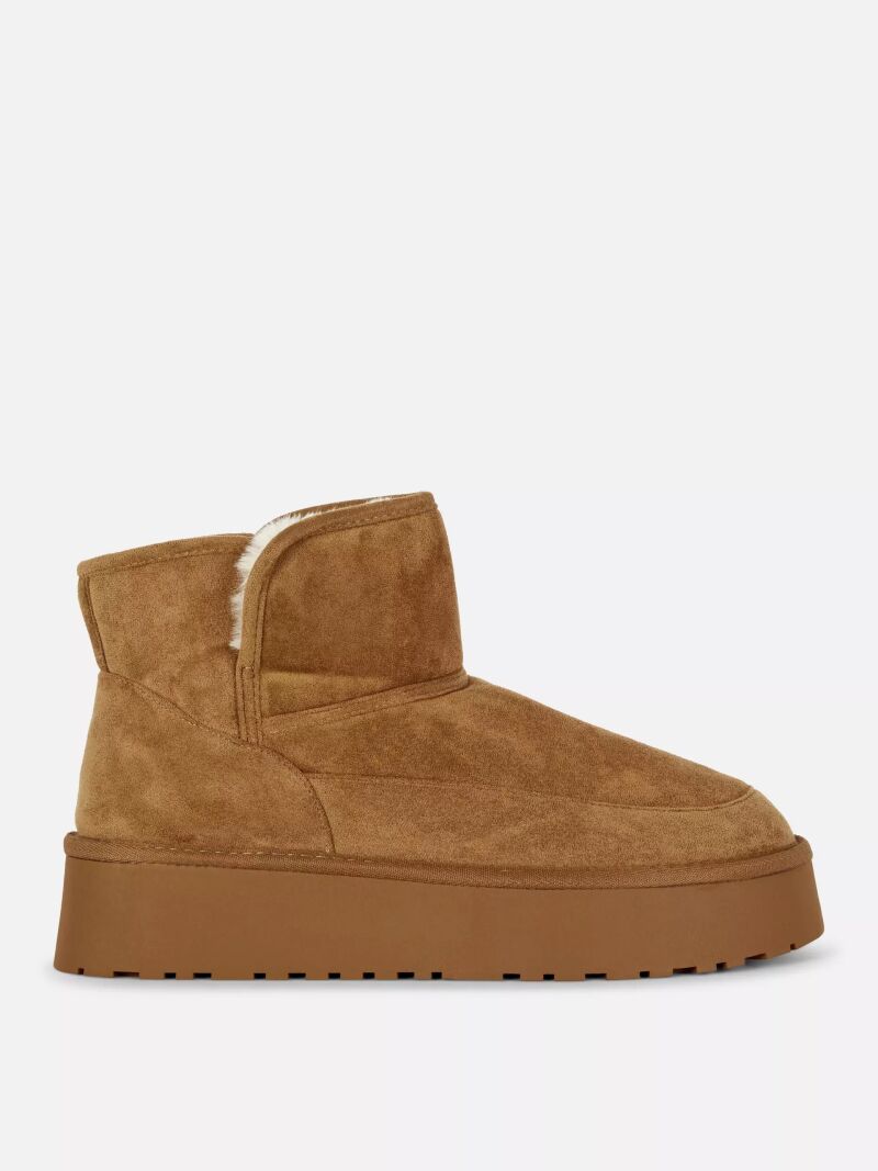 Botas de efecto ante.