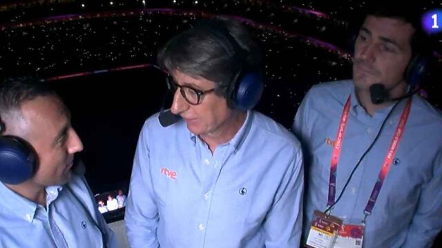 Santi Cazorla, Juan Carlos Rivero e Iker Casillas en el Mundial de Qatar