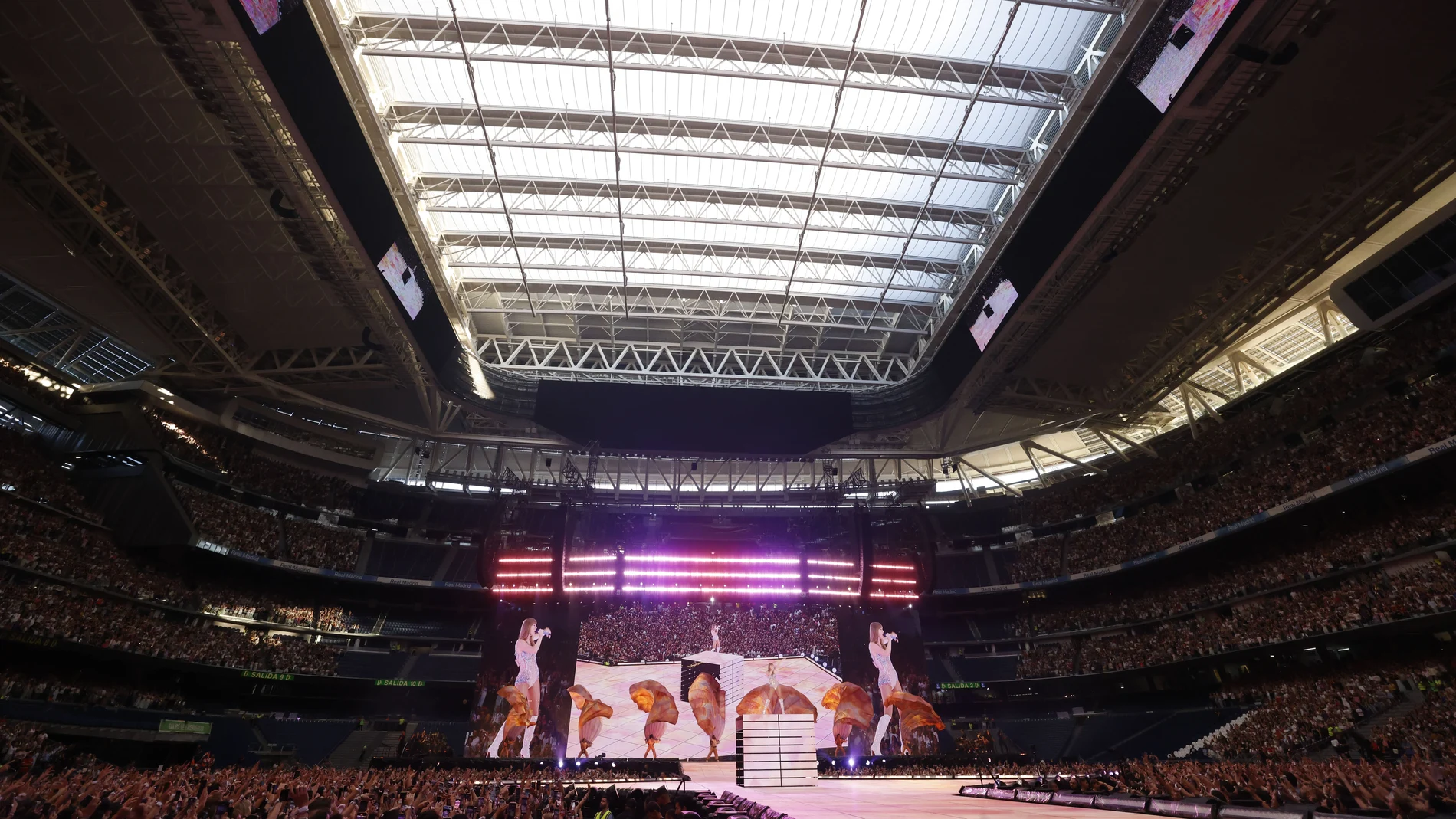 La cantante y compositora estadounidense Taylor Swift ofrece un concierto este miércoles en el estadio Santiago Bernabéu de Madrid.