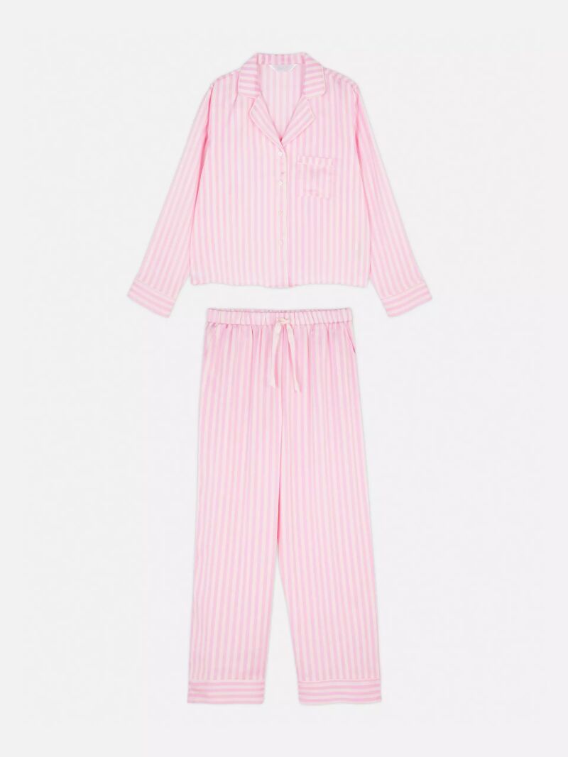 Pijama de estampado de rayas.