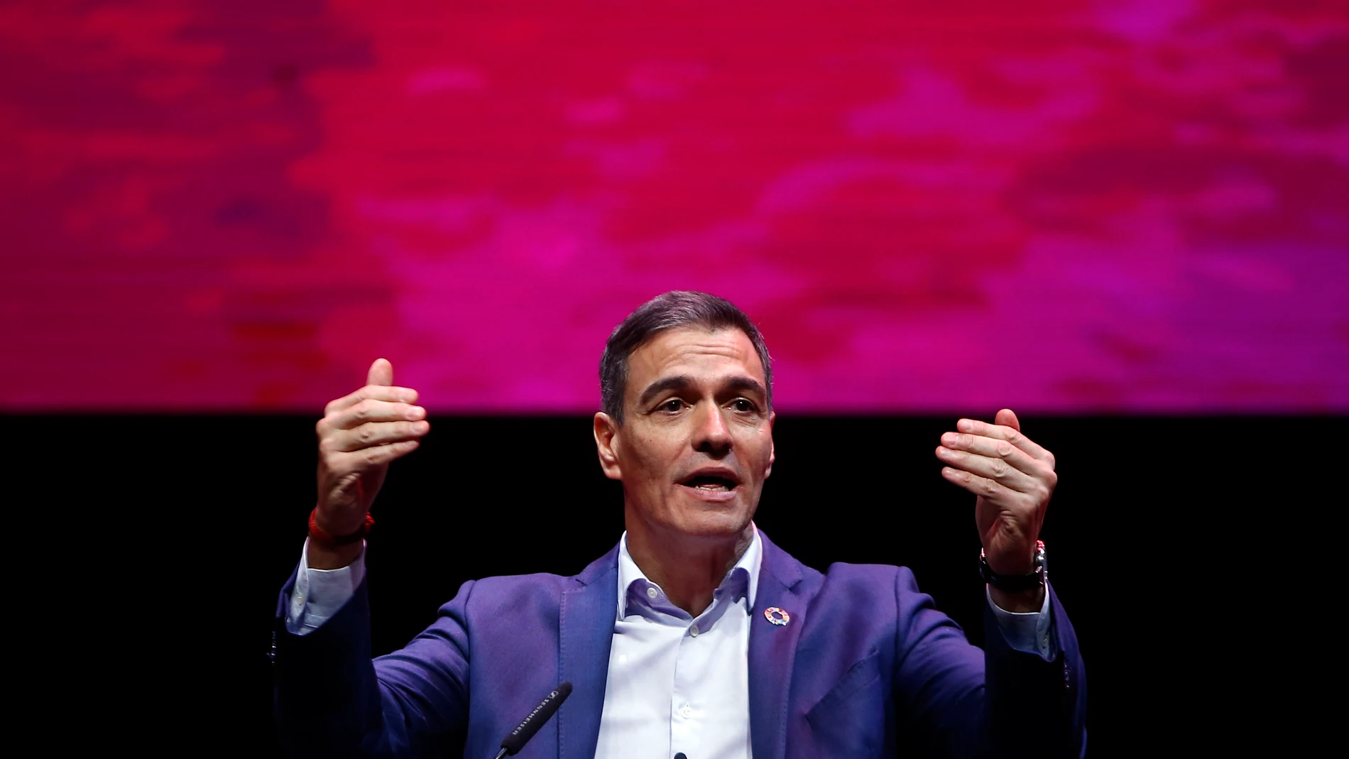 GRAFCAT1316. BARCELONA, 26/11/2024.- El presidente del Gobierno, Pedro Sánchez, durante el 44 Congreso Confederal de UGT, que se celebra en Barcelona hasta el próximo miércoles, 27 de noviembre, y que tiene como objetivo establecer las líneas generales de la política sindical de la organización, analizar la gestión de los órganos confederales, establecer las normas de funcionamiento del sindicato y elegir a los miembros que integrarán las estructuras del sindicato. EFE/Quique García