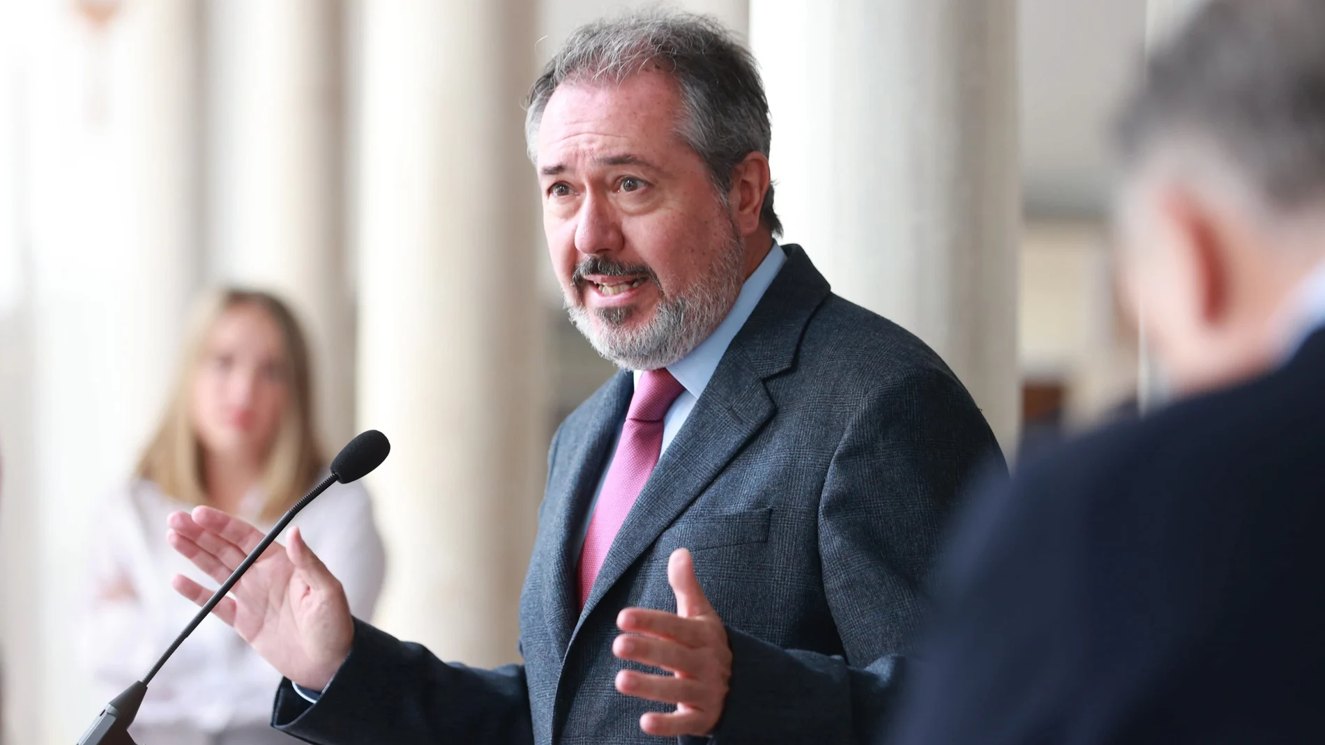El senador y secretario general del PSOE andaluz, Juan Espadas