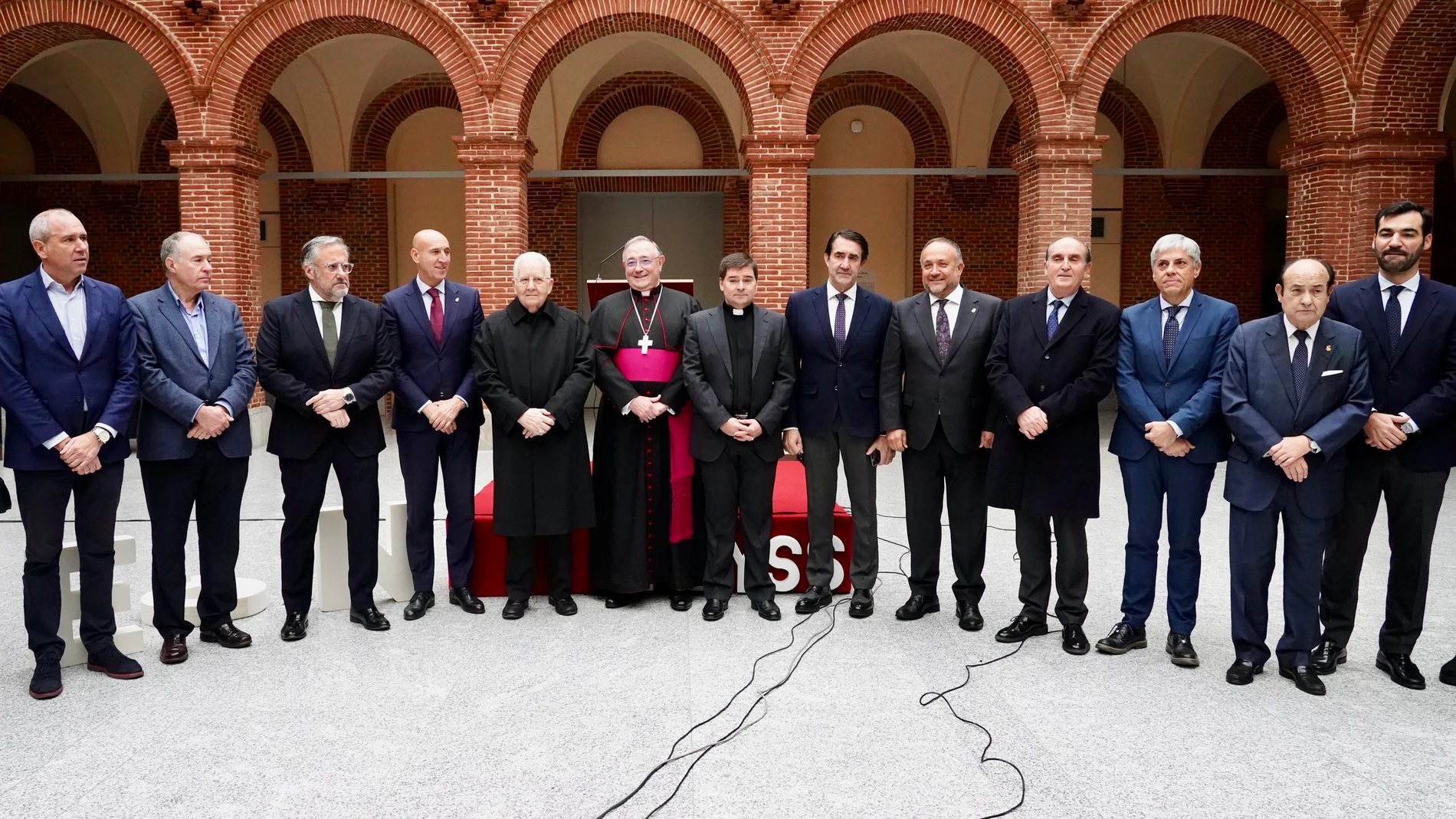 Autoridades en la apertura del nuevo espacio