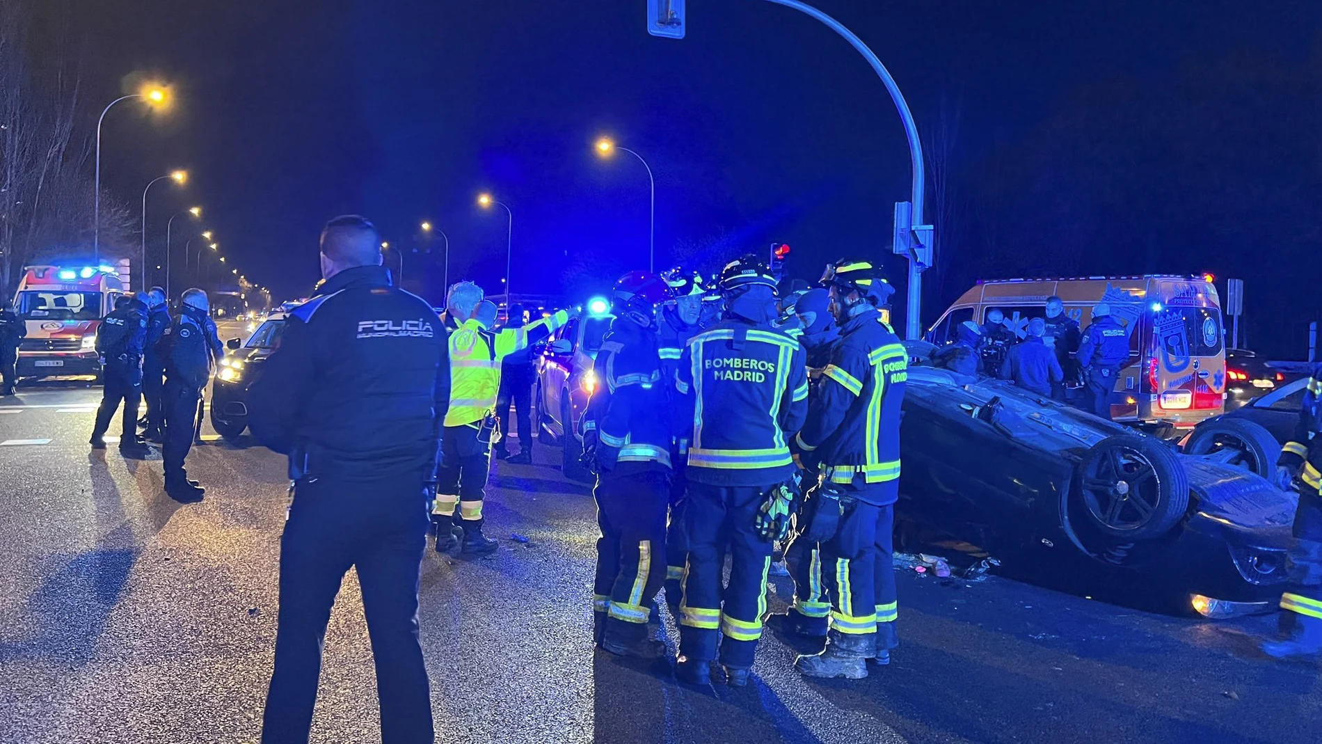 Accidente de tráfico producido por la noche