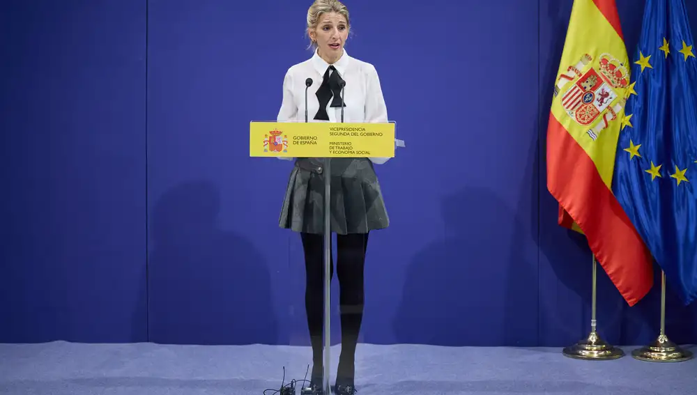 Yolanda Díaz recibe a la Comisión Asesora para el Análisis del Salario Mínimo Interprofesional