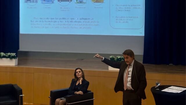 Josu Jon Imaz alerta sobre el impacto de la descarbonización en la competitividad europea