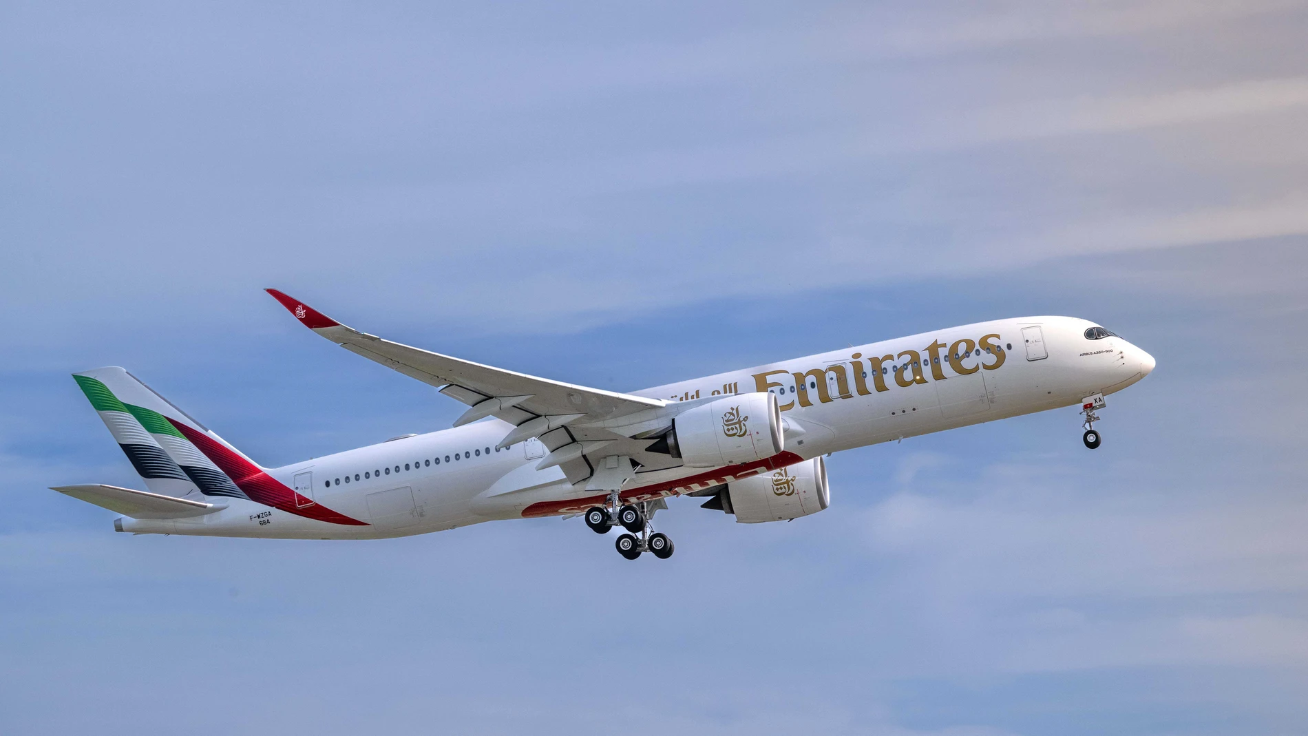 Emirates recibe el primero de sus 65 aviones Airbus A350-900
