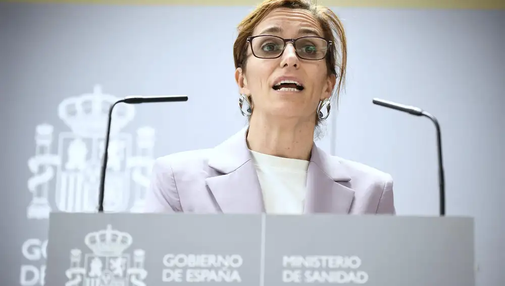 Mónica García no entiende mucho la estrategia de Lobato y dice que la oposición al PP está garantizada con Más Madrid