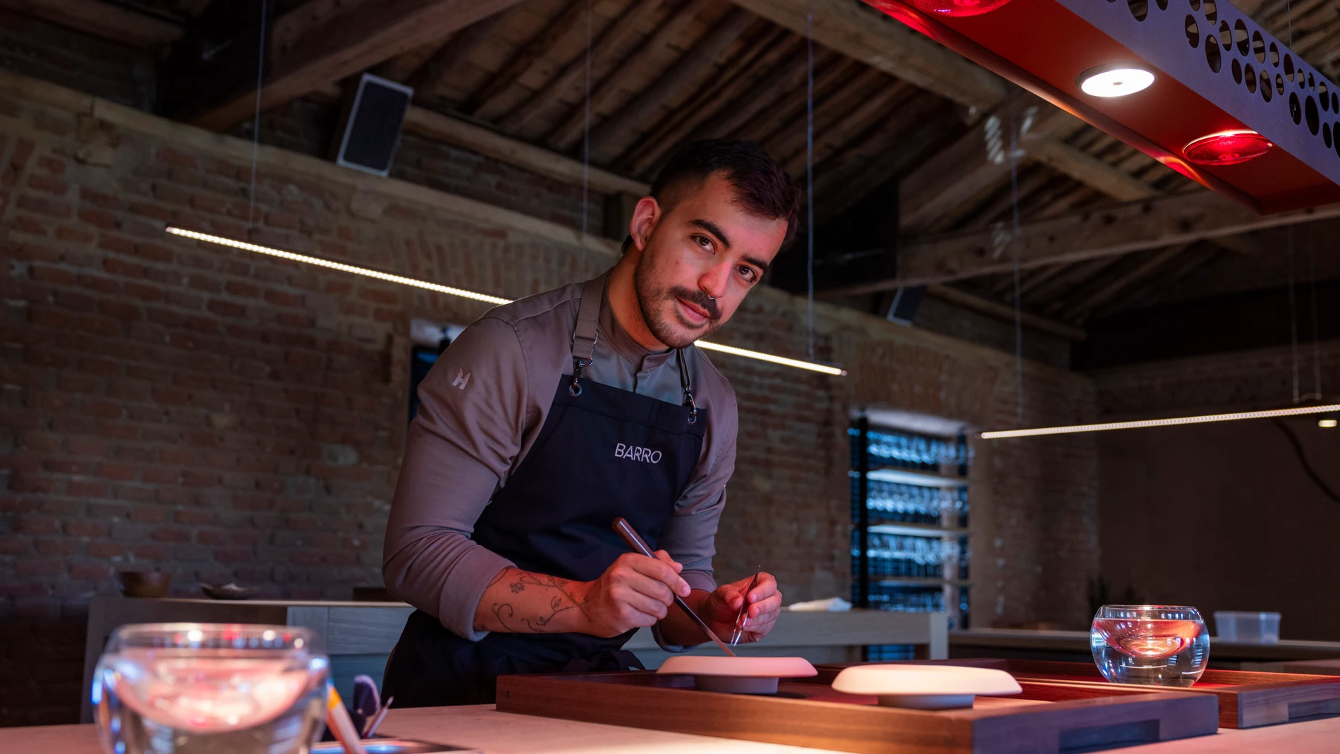 Carlos Casillas, el mejor Chef Joven de España, en su restaurante Barro, con una Estrella Michelin