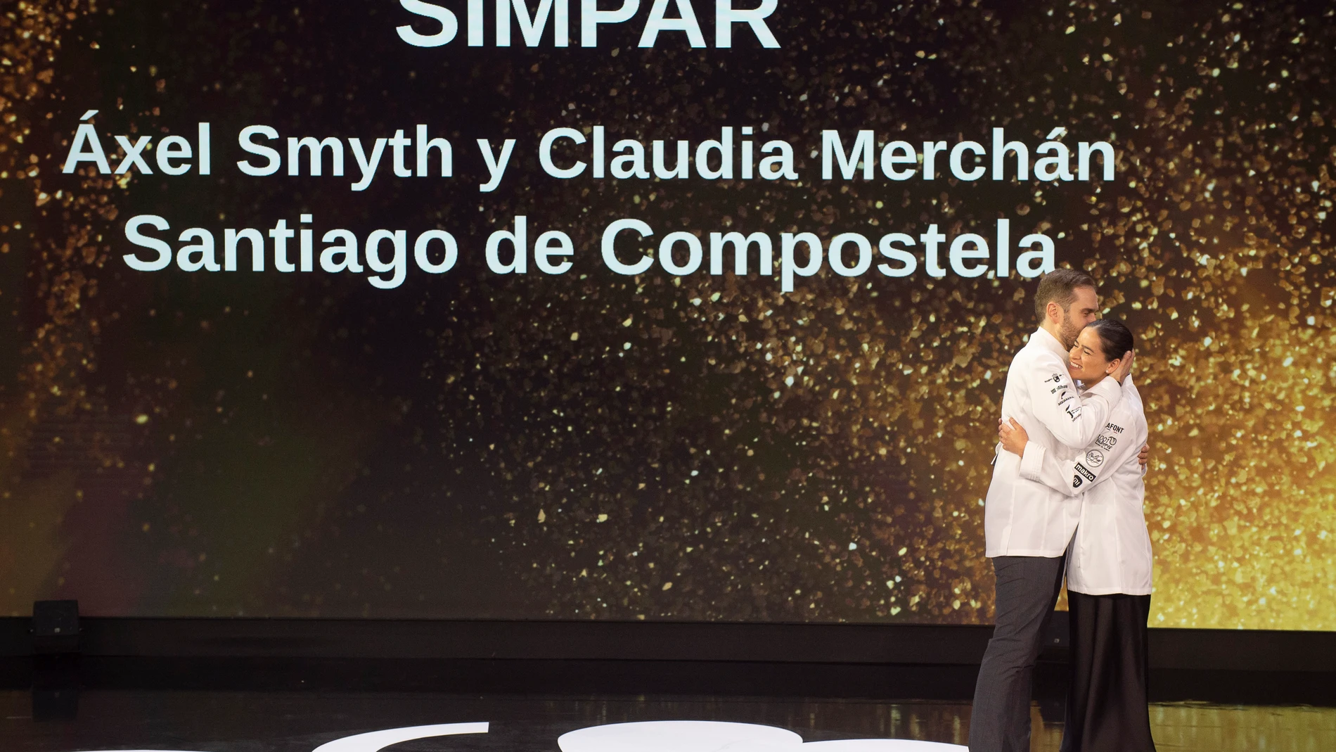Los chefs del Restaurante Simpar durante la gala de la Guía Michelin 2025, en el Auditorio y Centro de Congresos Víctor Villegas, a 26 de noviembre de 2024, en Región de Murcia (España). La Región de Murcia reúne a los mejores 250 chefs de toda España para la celebración de la gala, el gobierno refuerza así su compromiso con el sector gastronómico y su impulso nacional e internacional. La selección de cocineros incluye a la totalidad de los que ostentan tres y dos estrellas Michelin en España...