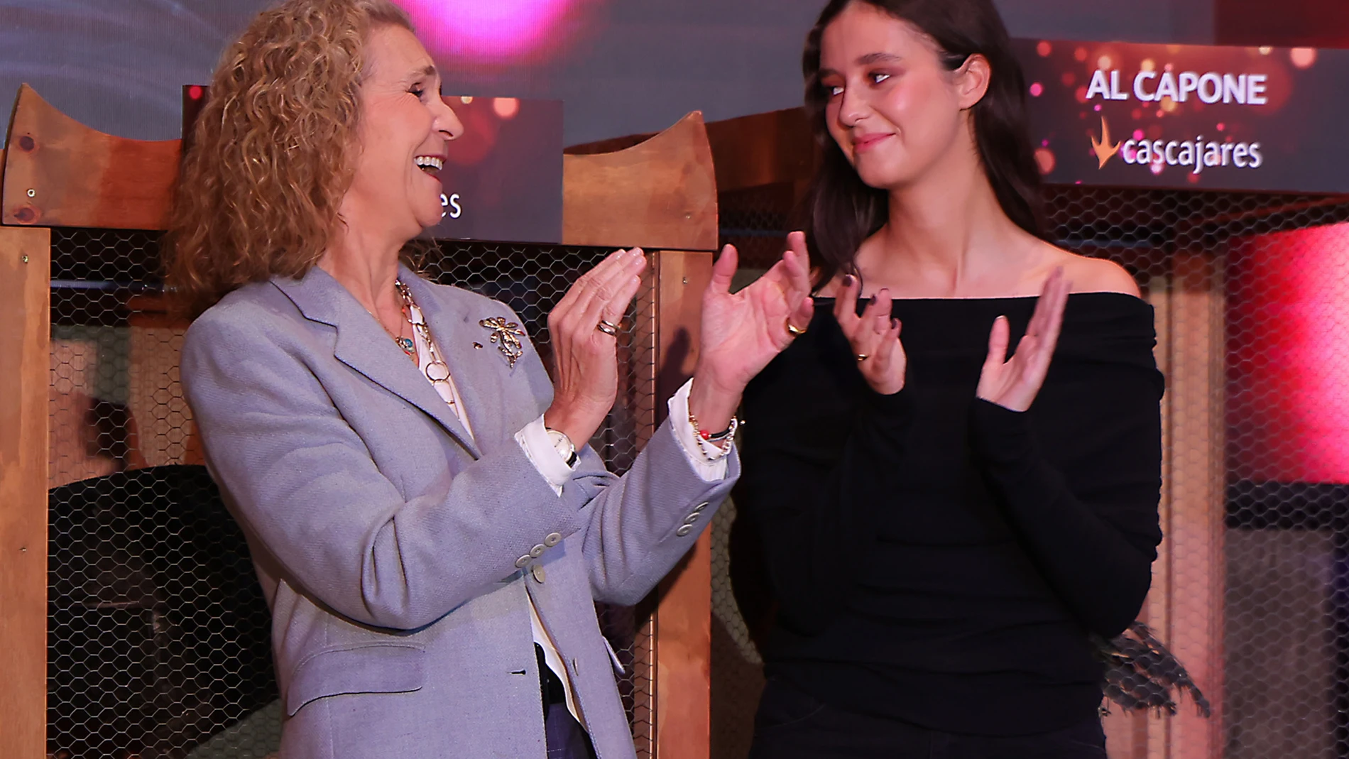 Los looks más casuals de la Infanta Elena y Victoria Federica.