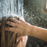 Qué significa ducharse todos los días por la mañana, según los expertos en psicología 