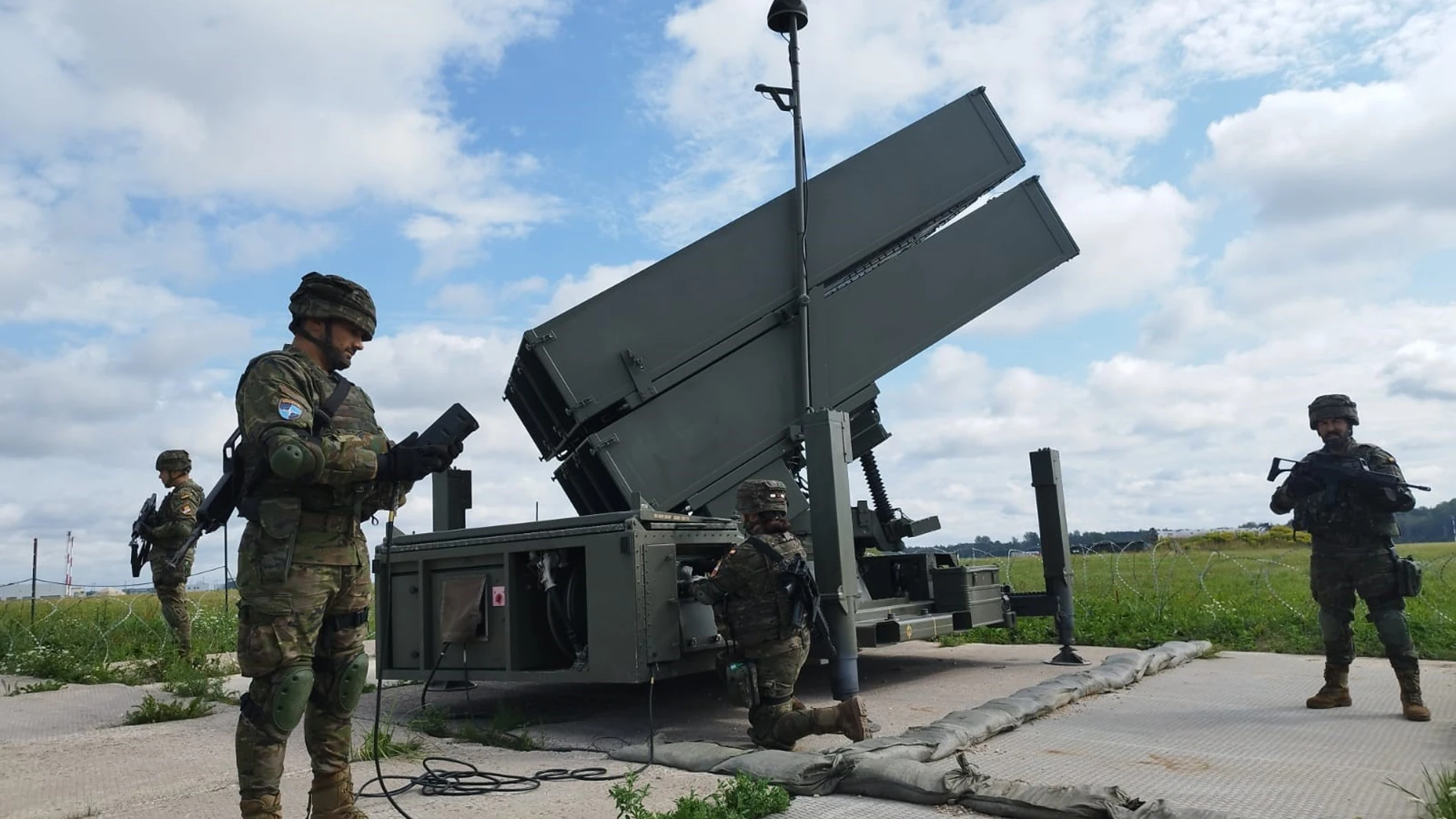 Batería de misiles antiaéreos NASAMS española participa en ejercicios multinacionales