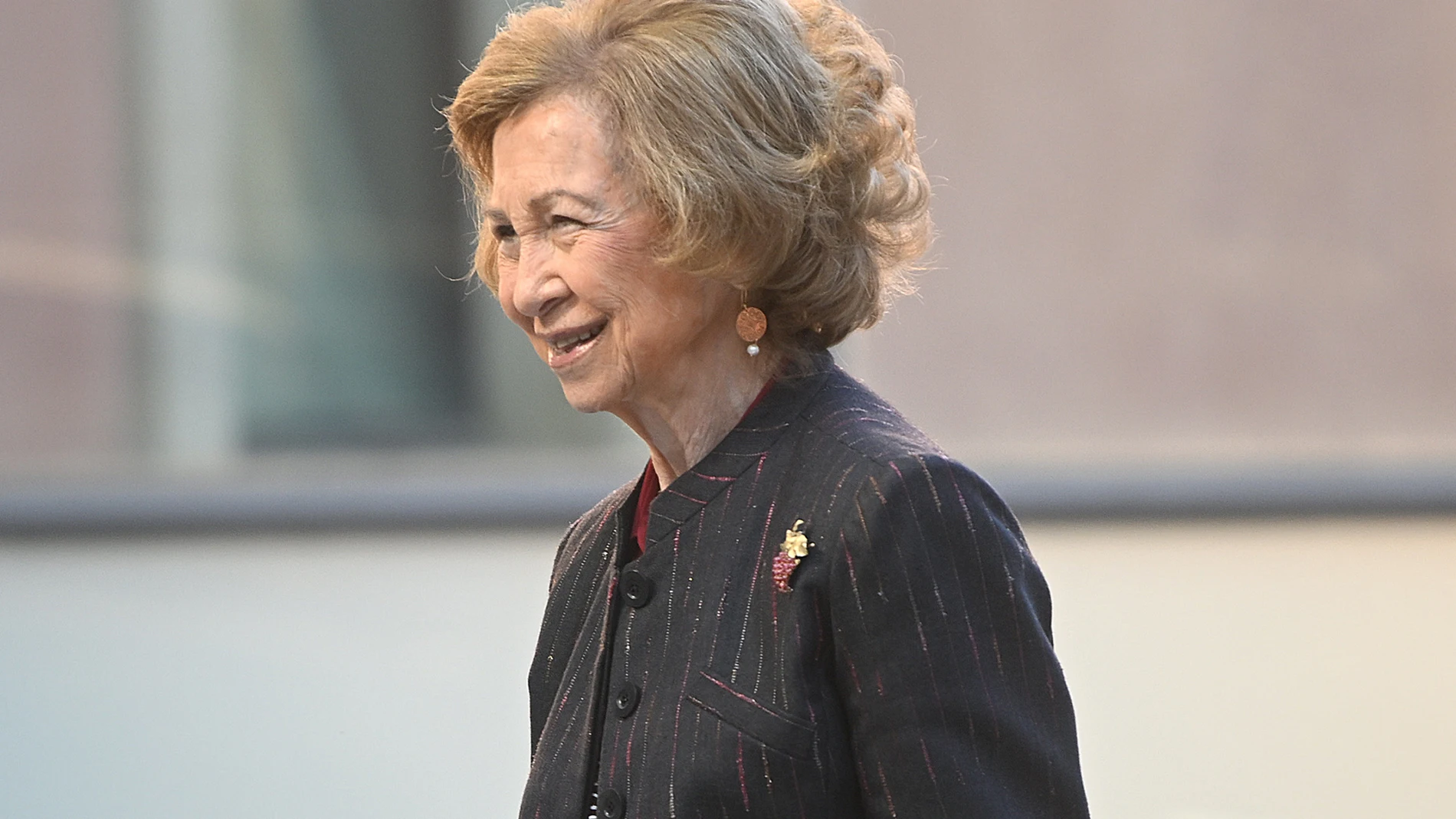 La Reina Sofía y su look en Barcelona.