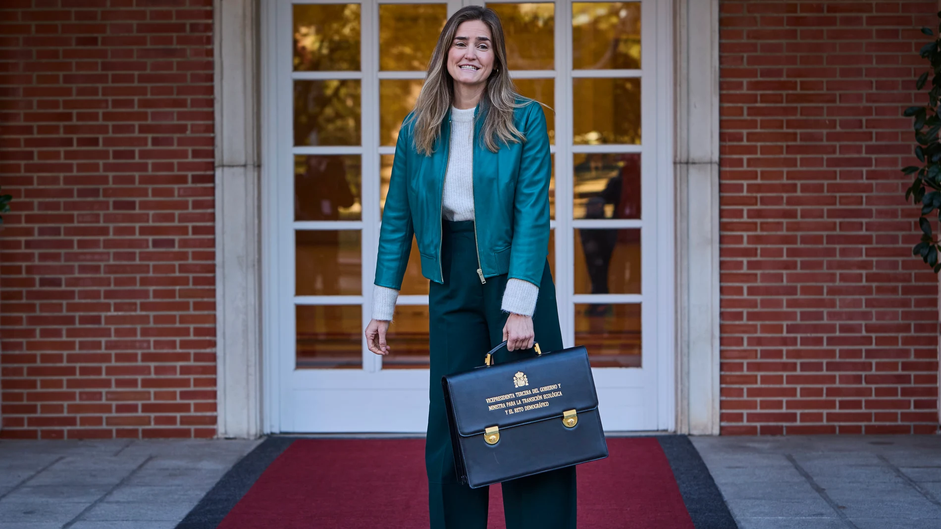 La nueva vicepresidenta tercera y ministra para la Transición Ecológica y el Reto Demográfico, Sara Aagesen a su llegada al Consejo de Ministros este jueves en el Palacio de La Moncloa en Madrid © Alberto R. Roldán / Diario La Razón.28 11 2024