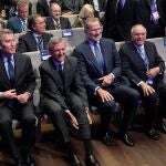 (I-D) El presidente del Partido Popular, Alberto Núñez Feijóo, el presidente de la Xunta de Galicia, Alfonso Rueda, el Rey Felipe VI y el presidente de la Fundación CEDE y de Criteria Caixa, Isidro Fainé, durante el XXIII Congreso de Directivos CEDE, en el PALEXCO, a 28 de noviembre de 2024, en A Coruña, Galicia (España). Este año bajo el lema 'Liderazgo en tiempos de Inteligencia Artificial', el XXIII Congreso de Directivos CEDE ha tratado asuntos de gran importancia para el tejido empresarial actual y futuro de España como la supercomputación, la inteligencia artificial o la sostenibilidad.