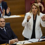 PSPV acusa a Pampols de "enterrar su vocación para subir su sueldo" y Camarero replica con el salario de Bernabé