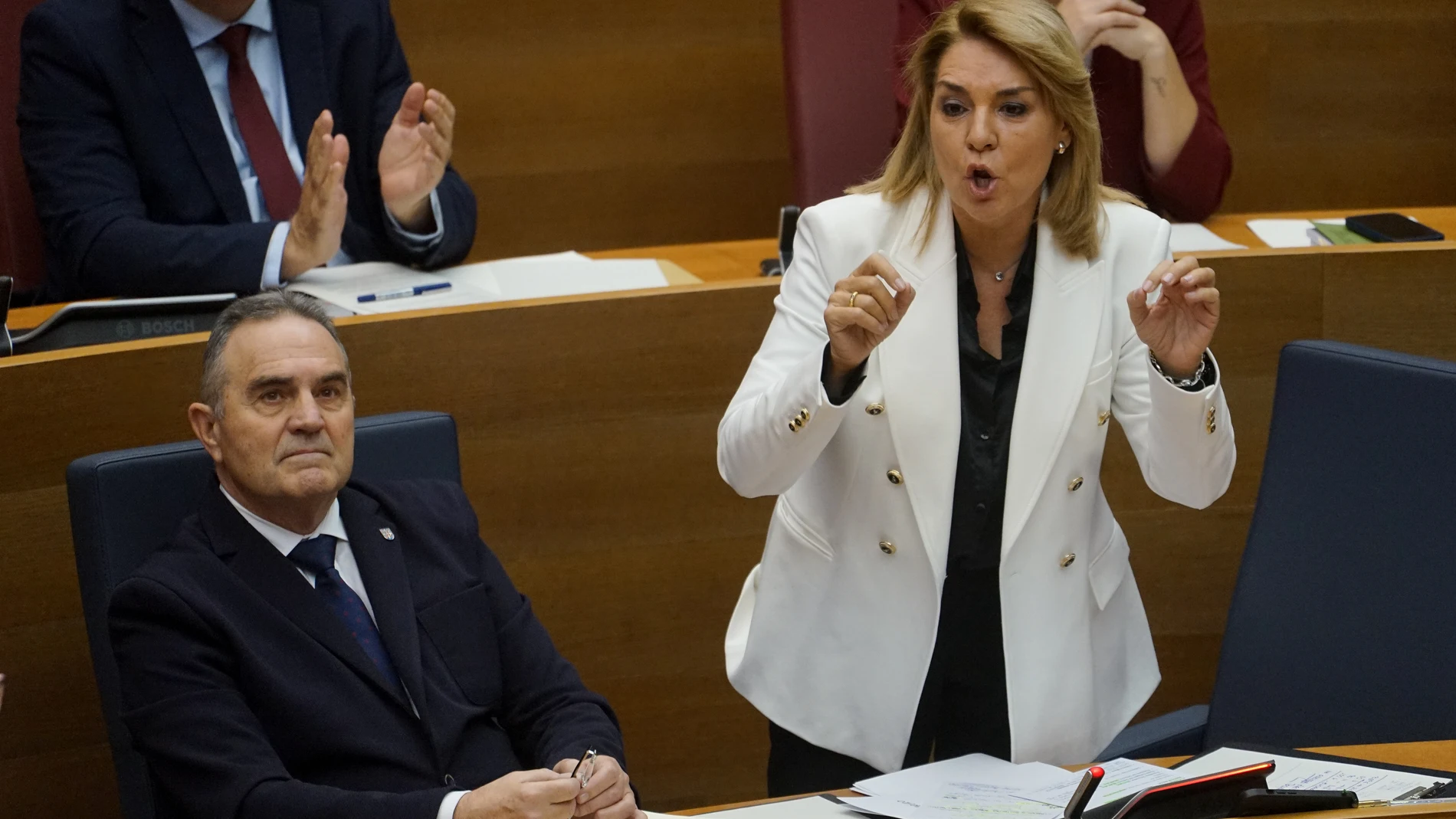 Los vicepresidentes Francisco José Gan Pampols y Susana Camarero en el pleno de Les Corts Eduardo Manzana - Europa Press 28/11/2024