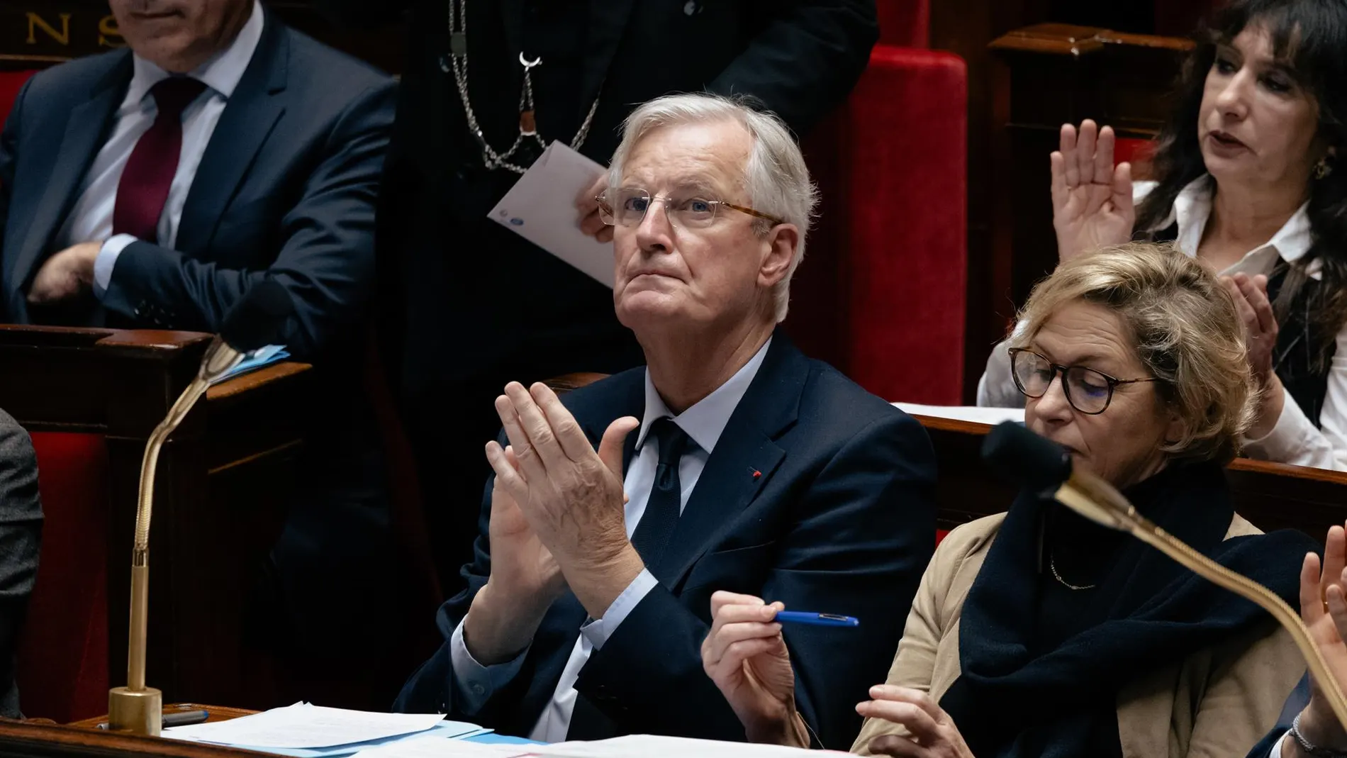Francia.- Barnier renuncia a subir los impuestos a la electricidad en Francia ante una posible moción de censura