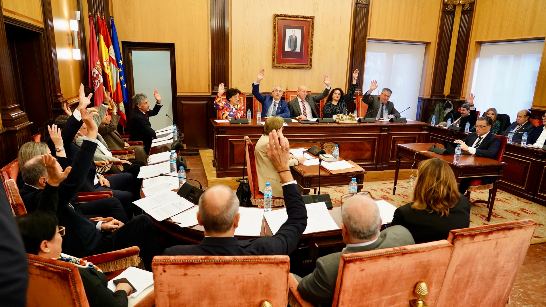 Votación en el Pleno del Ayuntamiento de León