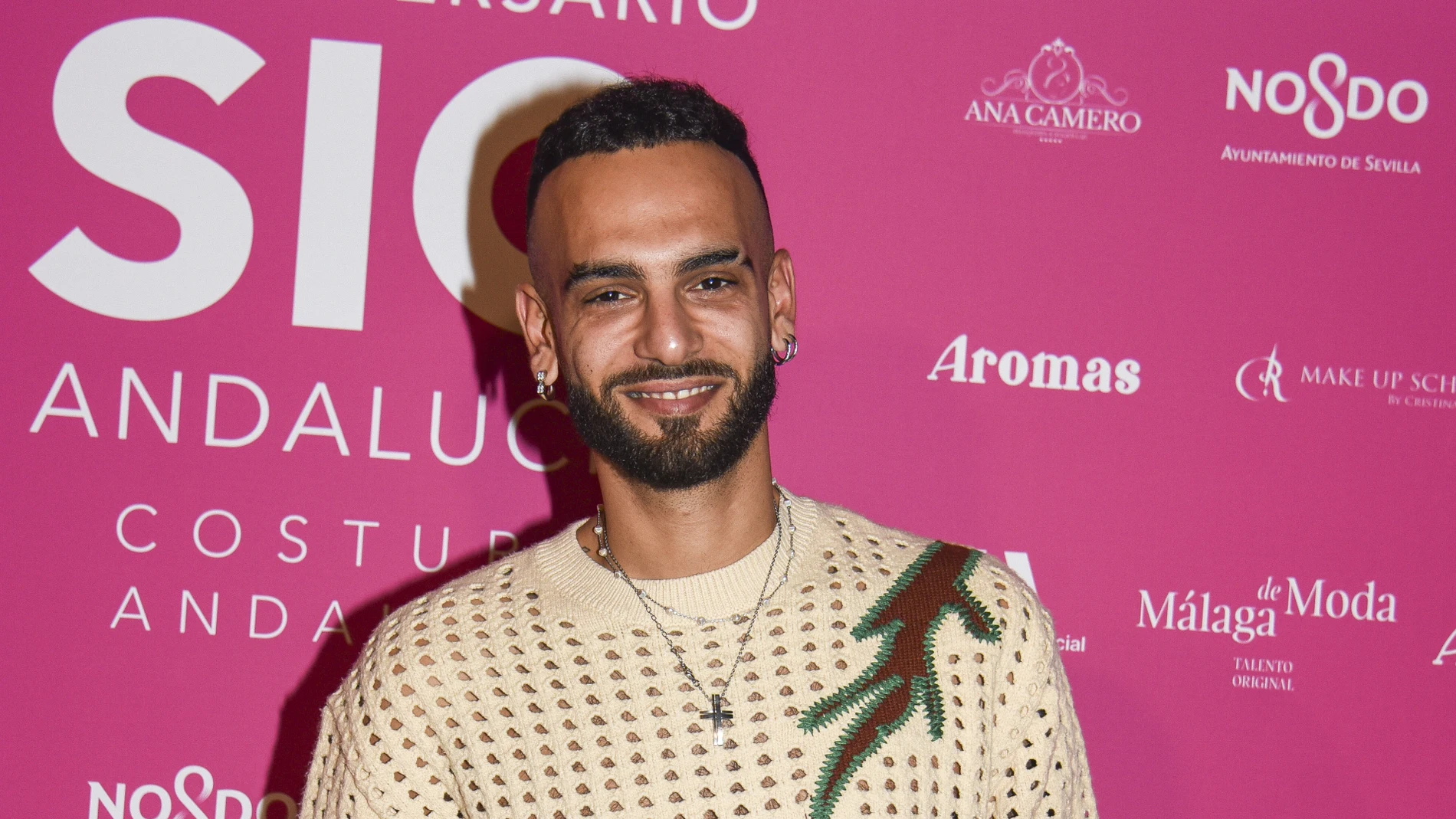 Manuel Cortés en la presentación de la última colección de su madre, Raquel Bollo