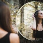 Las personas que son naturalmente egocéntricas suelen mostrar estos 10 comportamientos, sin darse cuenta, según la psicología