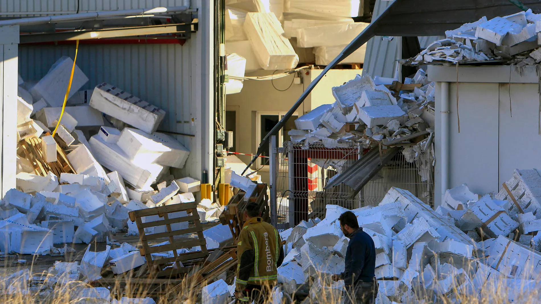 Estado en que quedó la fábrica Industrias Climber de Ibi, Alicante, tras la explosión del miércoles pasado