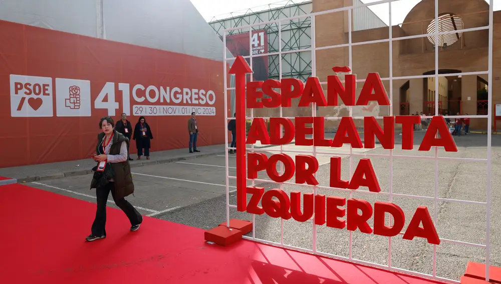 Preparativos para el 41 Congreso Federal del PSOE en Sevilla