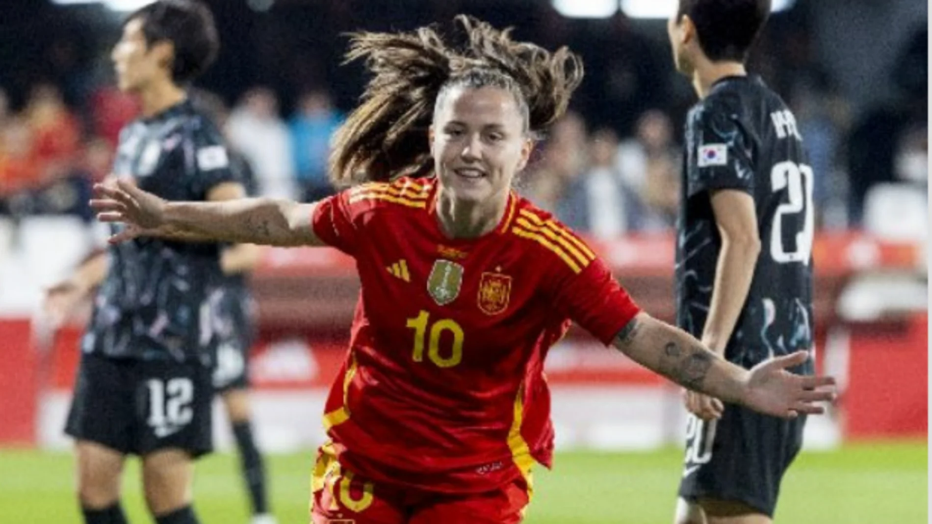 Claudia Pina celebra su gol a Corea del Sur