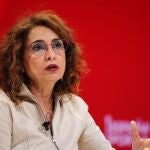 La vicepresidenta primera del Gobierno y vicesecretaria general del PSOE, María Jesús Montero, en un ágora sobre desinformación en el 41º Congreso del PSOE.