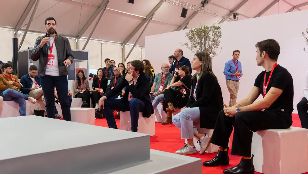 Los jóvenes debaten juntos en el Espacio S&D