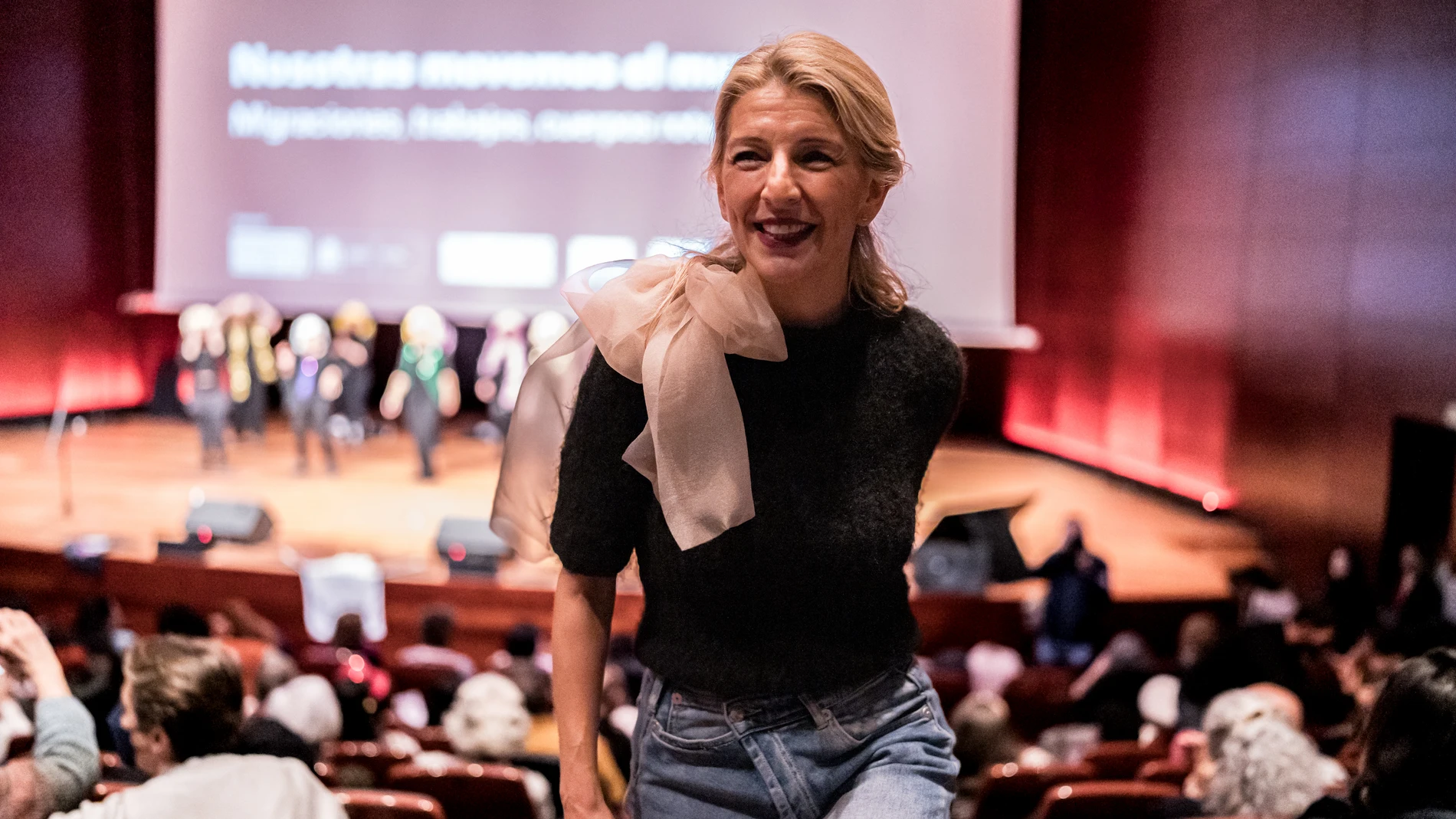 La vicepresidenta segunda y ministra de Trabajo y Economía Social, Yolanda Díaz, a su llegada a un acto organizado por Territorio Doméstico y Kellys Madrid, en el Museo Nacional Centro de Arte Reina Sofía, a 30 de noviembre de 2024, en Madrid (España). Se trata de la presentación del 'Calendario 2025. Nosotras movemos el mundo. Migraciones, Trabajos, Cuerpos Rotos y Luchas. Por el reconocimiento de las enfermedades profesionales y la protección de nuestra seguridad y salud laboral'. 30 NOVIE...
