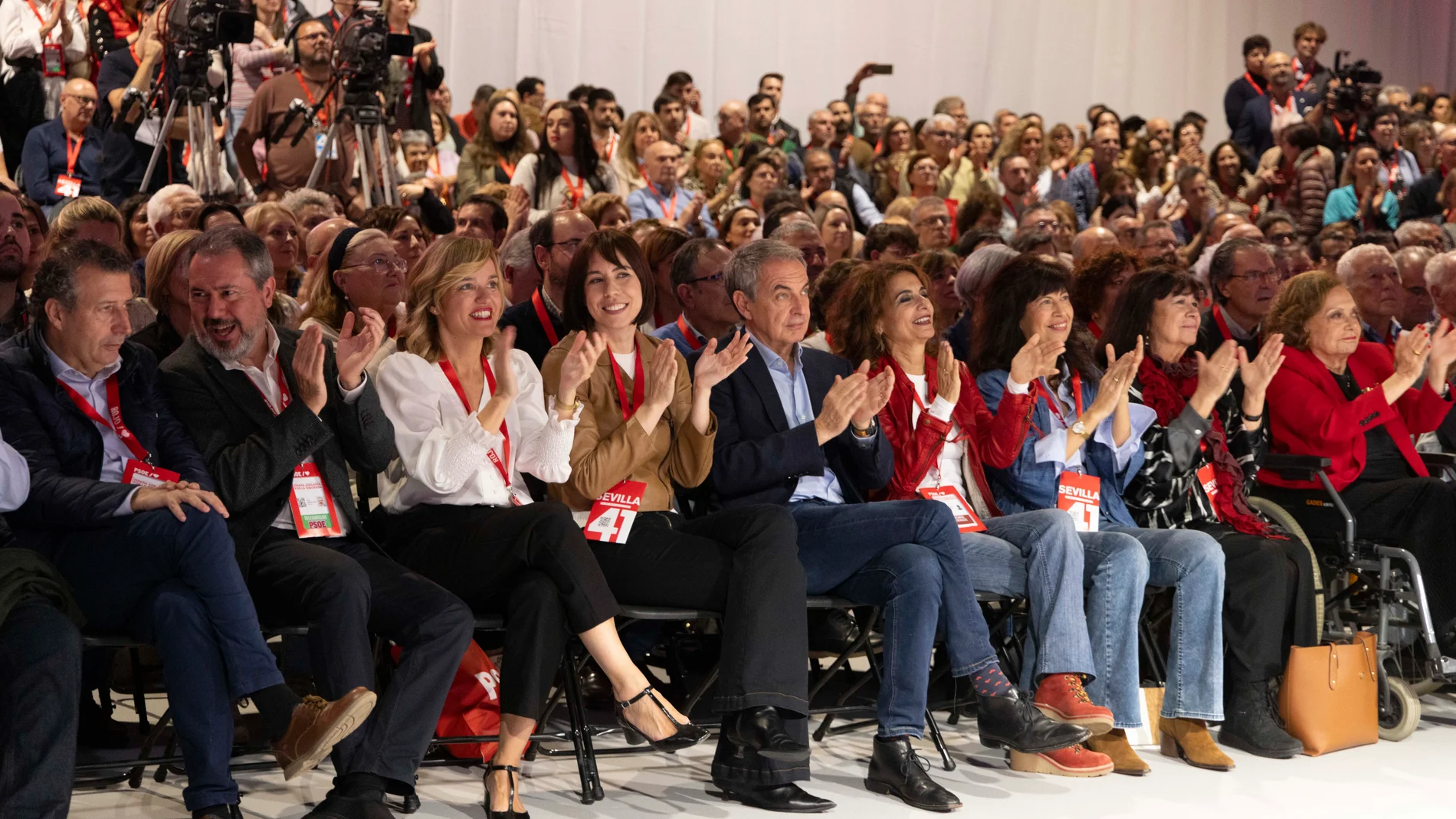 Miembros del PSOE en el Congreso Federal de Sevilla