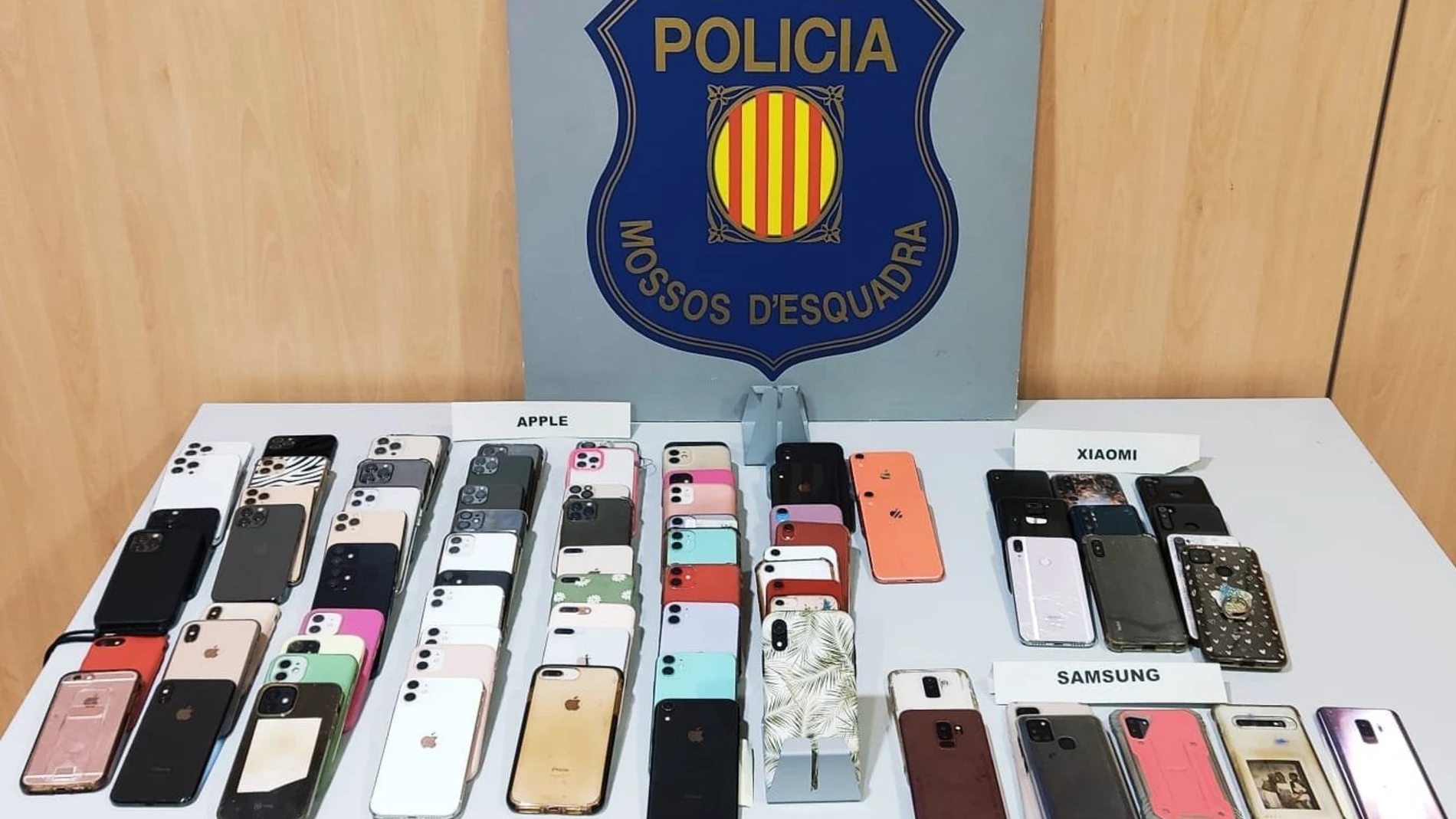 Cataluña registra cada día 168 robos de teléfonos móviles, según los Mossos