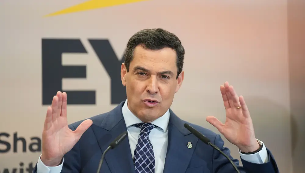 Juanma Moreno inaugura la nueva sede de EY en Sevilla