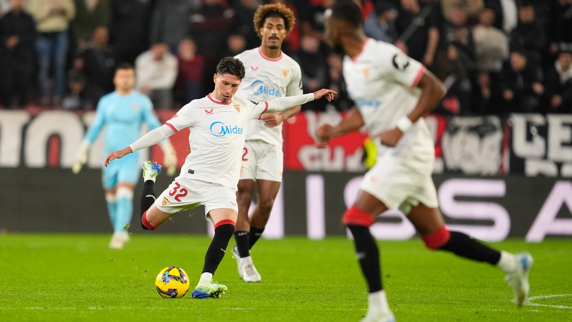 Jose Angel Carmona of Sevilla FC in action during the Spanish League, LaLiga EA Sports, football match played between Sevilla FC and CA Osasuna at Ramon Sanchez Pizjuan stadium on December 02, 2024 in Sevilla, Spain. AFP7 02/12/2024 ONLY FOR USE IN SPAIN