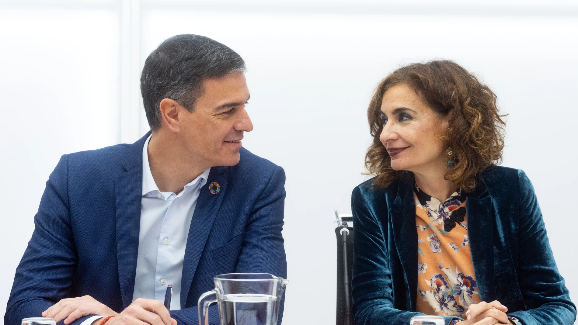 El secretario general del PSOE y presidente del Gobierno, Pedro Sánchez y la vicepresidenta primera del Gobierno y vicesecretaria general del PSOE, María Jesús Montero, durante la reunión de la nueva Ejecutiva del PSOE aprobada en el 41º Congreso Federal, en la sede de Ferraz, a 2 de diciembre de 2024, en Madrid (España). La nueva dirección nacional fue aprobada este domingo en el Congreso Federal con un 90% de los apoyos, aumenta hasta 54 miembros e incorpora 17 caras nuevas. 02 DICIEMBRE 2...